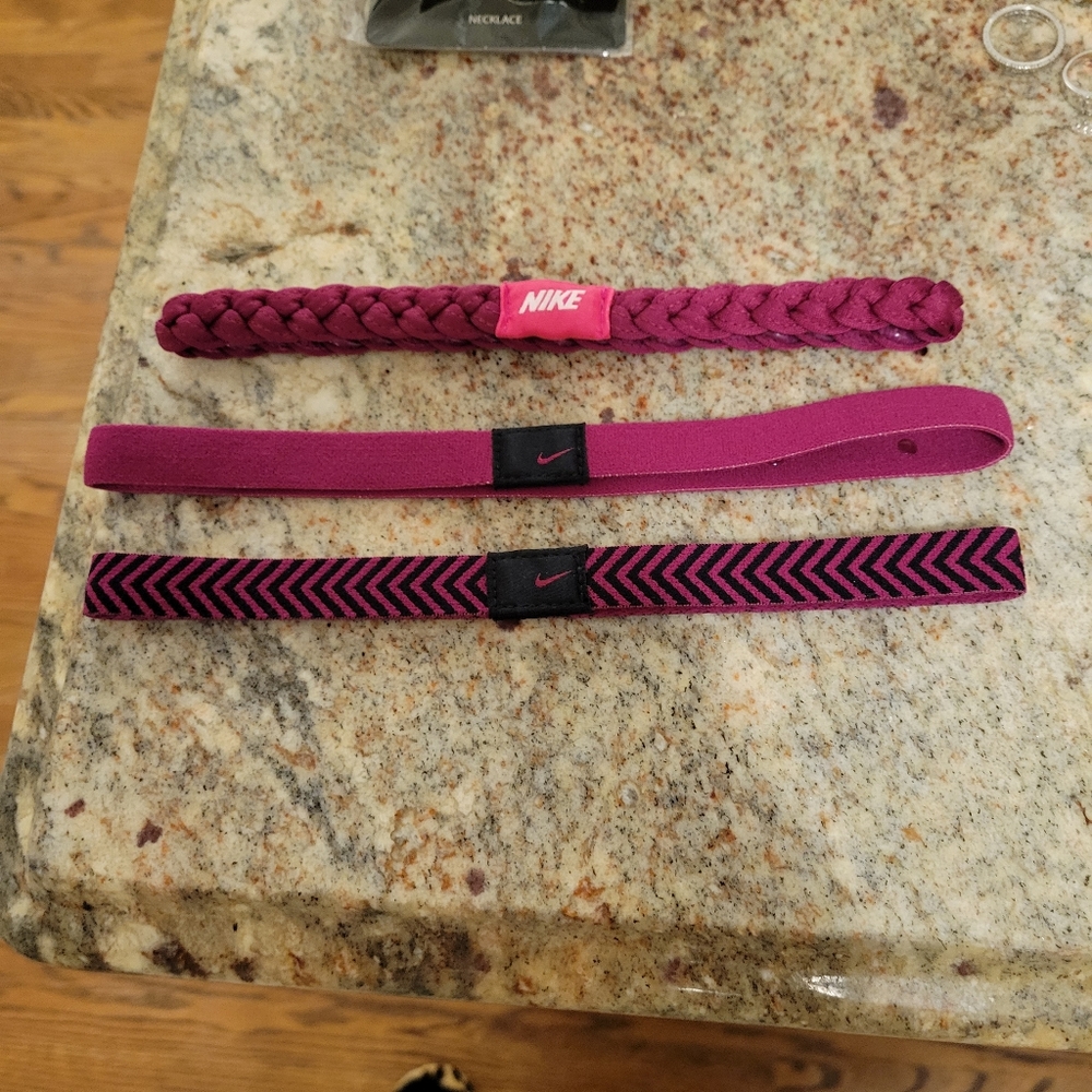 NWOT 🦋Nike Berry headband trio